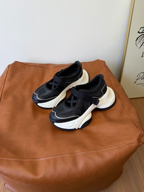 Velcro SGIRL TWTW Thick-Soled Dad Shoes For Women 2026 New Hollow-Out Mary Jane Casual Sports Sandals_vogvips.com