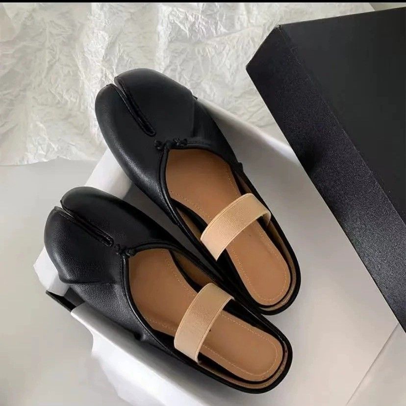 In-Stock High-Quality Foreign Trade Model, Same Style As "Berlin Dream" And "Grape Mom," Solid Color One-Strap Split-Toe_vogvips.com