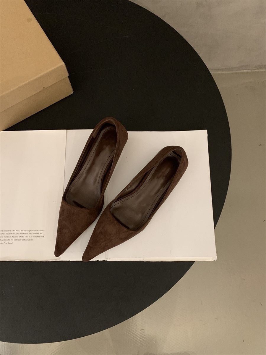 Elegant Pointed-Toe Kitten Heel Pumps For Women - Classic Red & Black Flats With Slim Heel For Office & Daily Wear_vogvips.com