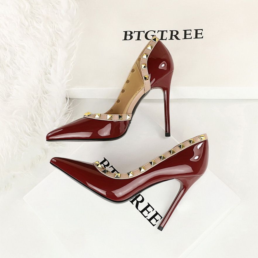 Nightclub Pointed High Heels Women's Side Empty Rivets Thin Heels Single Shoes Patent Leather Glossy Super High Heels Women's Shoes_vogvips.com