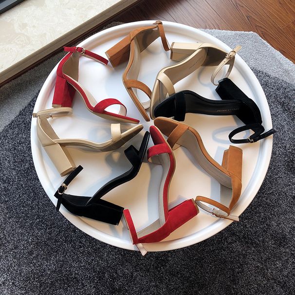 26SS New Summer Desig Sese Niche Iteret Celebrity Chuky Heel Black Strap Sadals Comfortable SW High Heels For_vogvips.com