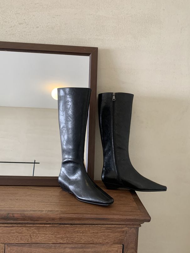 2025 Autumn Winter Unique Slimming Long Square Toe Soft Leather, Knee-High Fashion Boots With Small Wedge Heel_vogvips.com