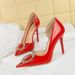 638-K33 Style High Heels With Thin Heels, Shallow Mouth, Pointed Toe, Patent Leather, Side Hollow Metal Circular_vogvips.com