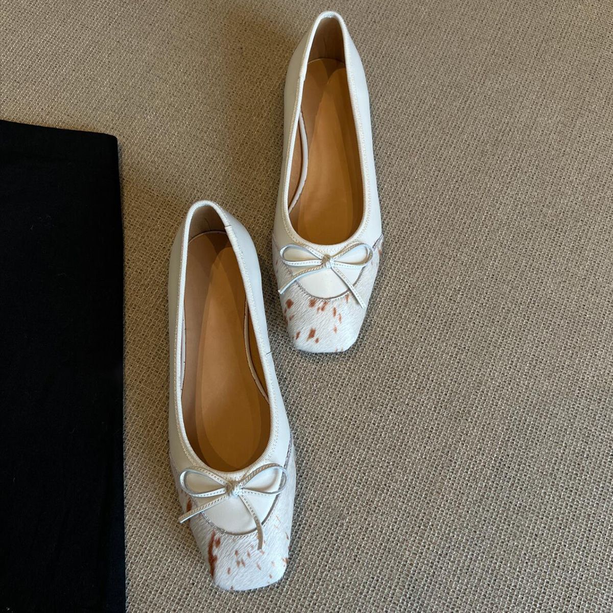Sheepskin Version Gentle Shallow Bow Flat Shoes For Women One Foot Square Head Horse Hair Ballet Shoes_vogvips.com