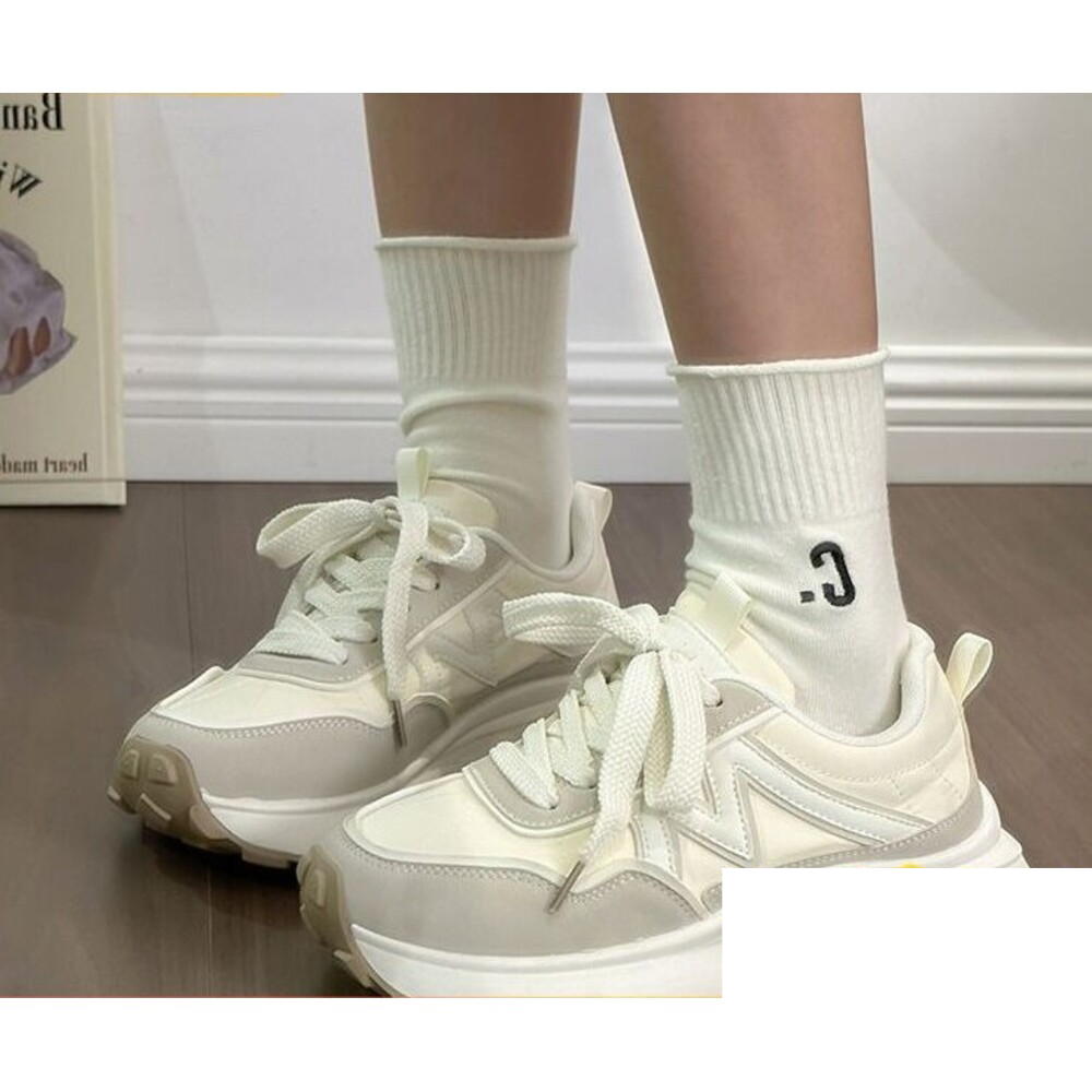 Trendy Women's Sneakers 2026 Spring/autumn New Versatile Ultra-soft Lightweight Low-heel Casual Dad Shoes Ins Trend_vogvips.com