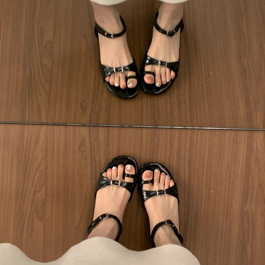 French-style Flat Silver Open-toe Sandals Women, 2026 Summer New Model, Suitable For Pairing With Skirts, Fairy-style_vogvips.com