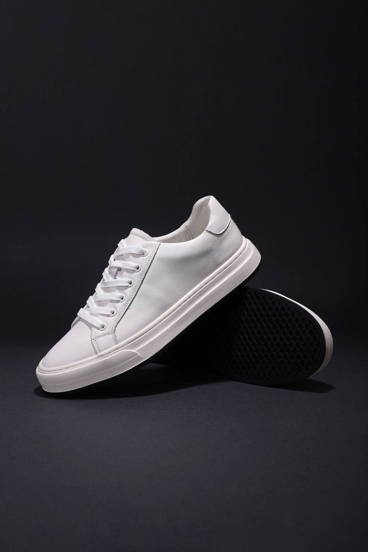 Summer Cowhide Casual Versatile Board Fashionable Low Top White Shoes, Trendy And Comfortable Korean Version Men's Shoes_vogvips.com