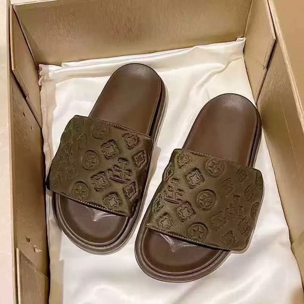 2025 New Style Thick Soled Slippers For Women, Velcro Platform Bottom Beach Sandals, Summer Celebrity Fashion Flip Flops_vogvips.com