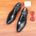 British Style Pair Men, Made Of Genuine Leather Pointed Tips, Suitable For Business Casual Wear, With One Foot On_vogvips.com