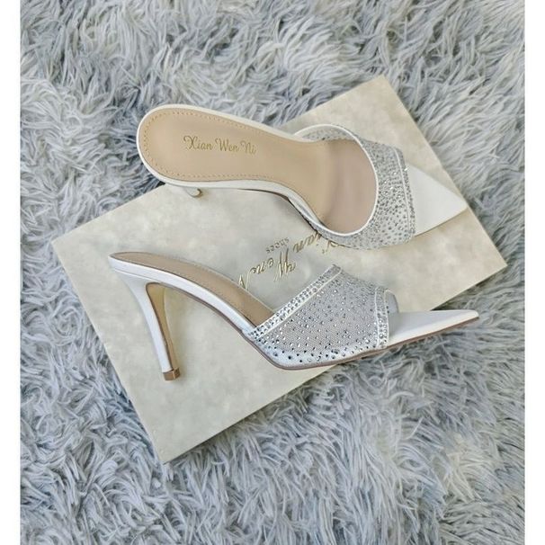 Internet Celebrity Pointed Toe Rhinestone Sandals Summer 2025 New Style Outdoor Mesh Slippers Elegant Open-Toe One-Strap_vogvips.com