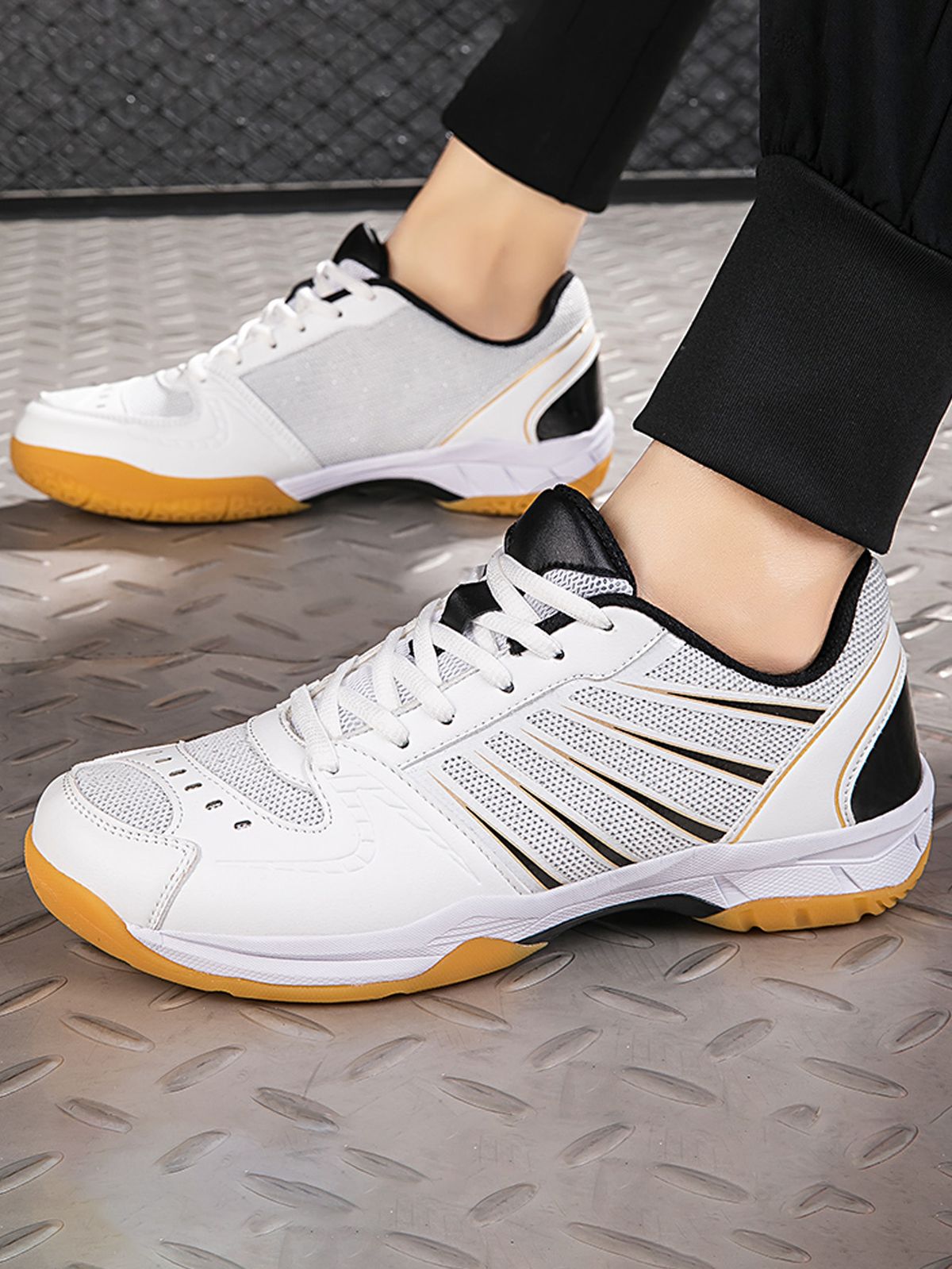 Badminton Shoes For Men And Women, Ultra-Light Breathable Non-Slip Shock-Absorbing Student Shoes, Professional Volleyball Training Shoes_vogvips.com