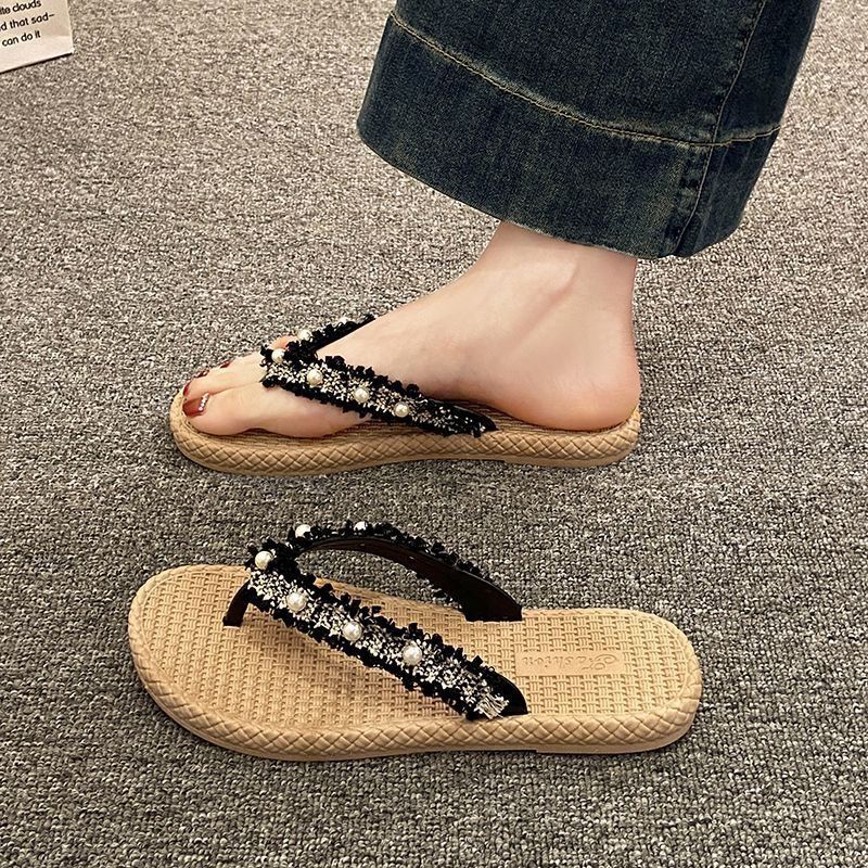 Hot Air Beach Slippers 2026 New Summer Flip Flops Fashionable Thick Soled Holiday Non Slip Clip On Shoes_vogvips.com