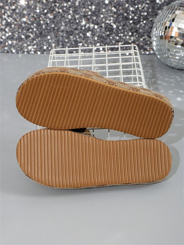 Slippers Foreign Trade Large Size Thick Soled Women's Slippers 2024 New Style Plum Blossom Embroidery Platform Bottom Casual Women's Sandals_vogvips.com