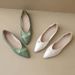 French Handcrafted Light Luxury Embossed Silk Mid-heel Shoes For Women, Green Pointed-toe Pearl Shallow Mouth Thick-heeled Single Shoes_vogvips.com