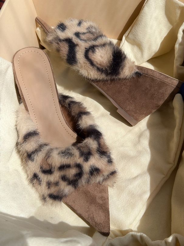 2025 New Spicy Girl Style High-end Leopard Print Fur Slippers For Women Wearing High Heels And Wedge Heels For Outdoor Wear_vogvips.com
