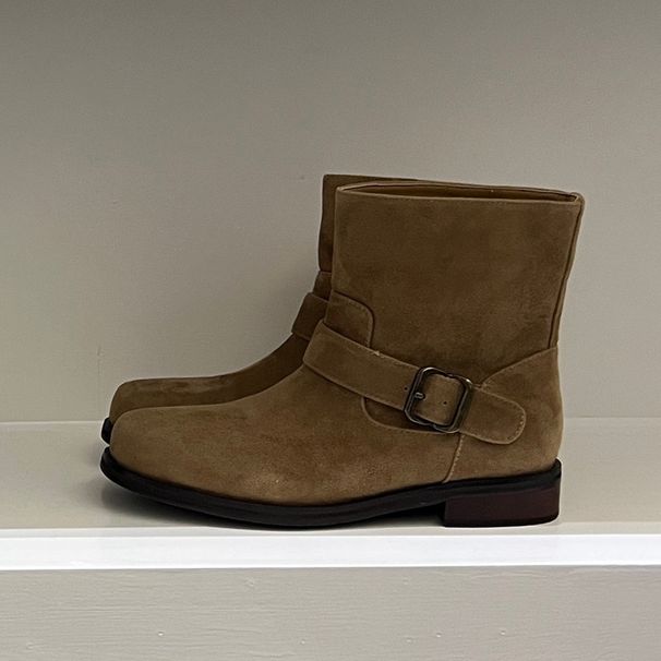 2025 Autumn Winter New Korean Style Wide Tube Belt Buckle Flat Versatile Mid-Calf Ankle Short Boots For Women_vogvips.com