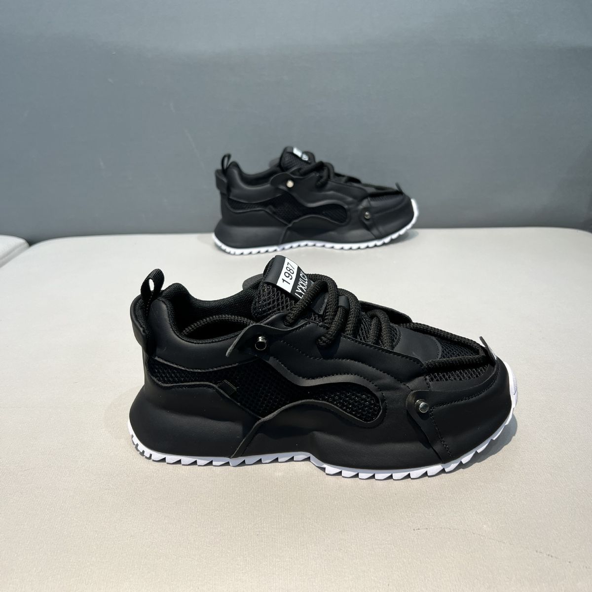 Large Size 2025 Summer Mesh Casual Sports Men's Trend Pairing Pop Hundreds Of Running Shoes_vogvips.com