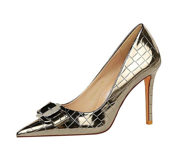 Evening Glam Heels – Patent Leather Stiletto With Metallic Bow (Red Carpet & Ultra High)_vogvips.com
