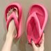 Trendy Students Wearing Flip Flops Outside, Female Summer Internet Celebrity Instagram 2025 New Anti Slip Clip On Foot_vogvips.com