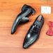 British Style Pair Men, Made Of Genuine Leather Pointed Tips, Suitable For Business Casual Wear, With One Foot On_vogvips.com