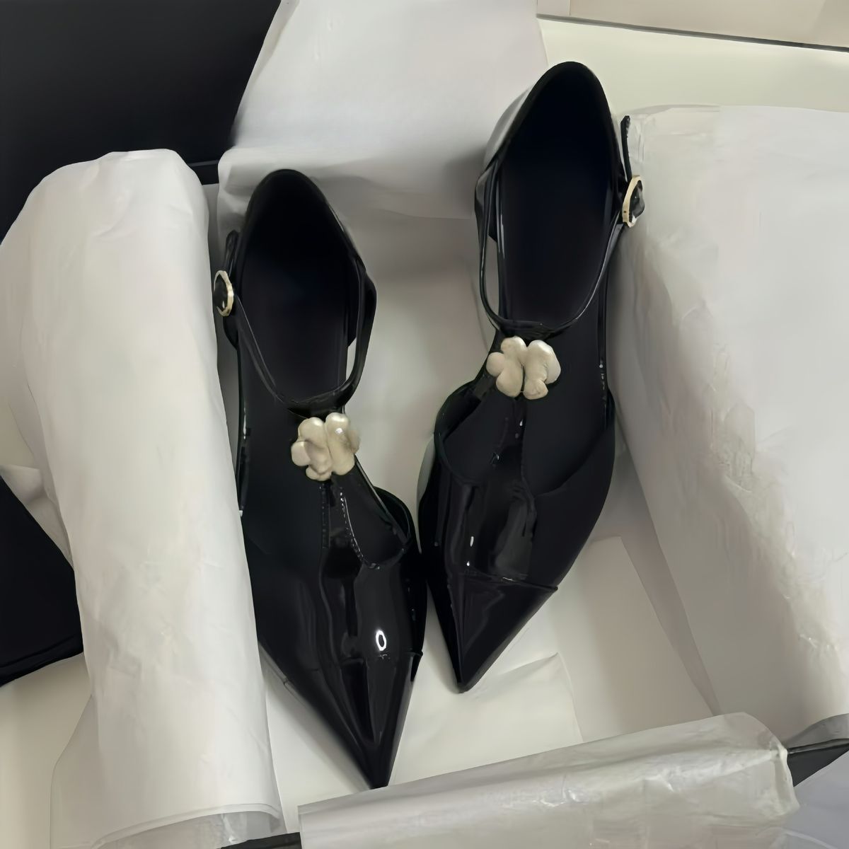 Sheepskin Version Xiaoxiangfeng Camellia Leather Mary Jane Single Women S Wedges Pointed Shoes High Heels Sandals_vogvips.com