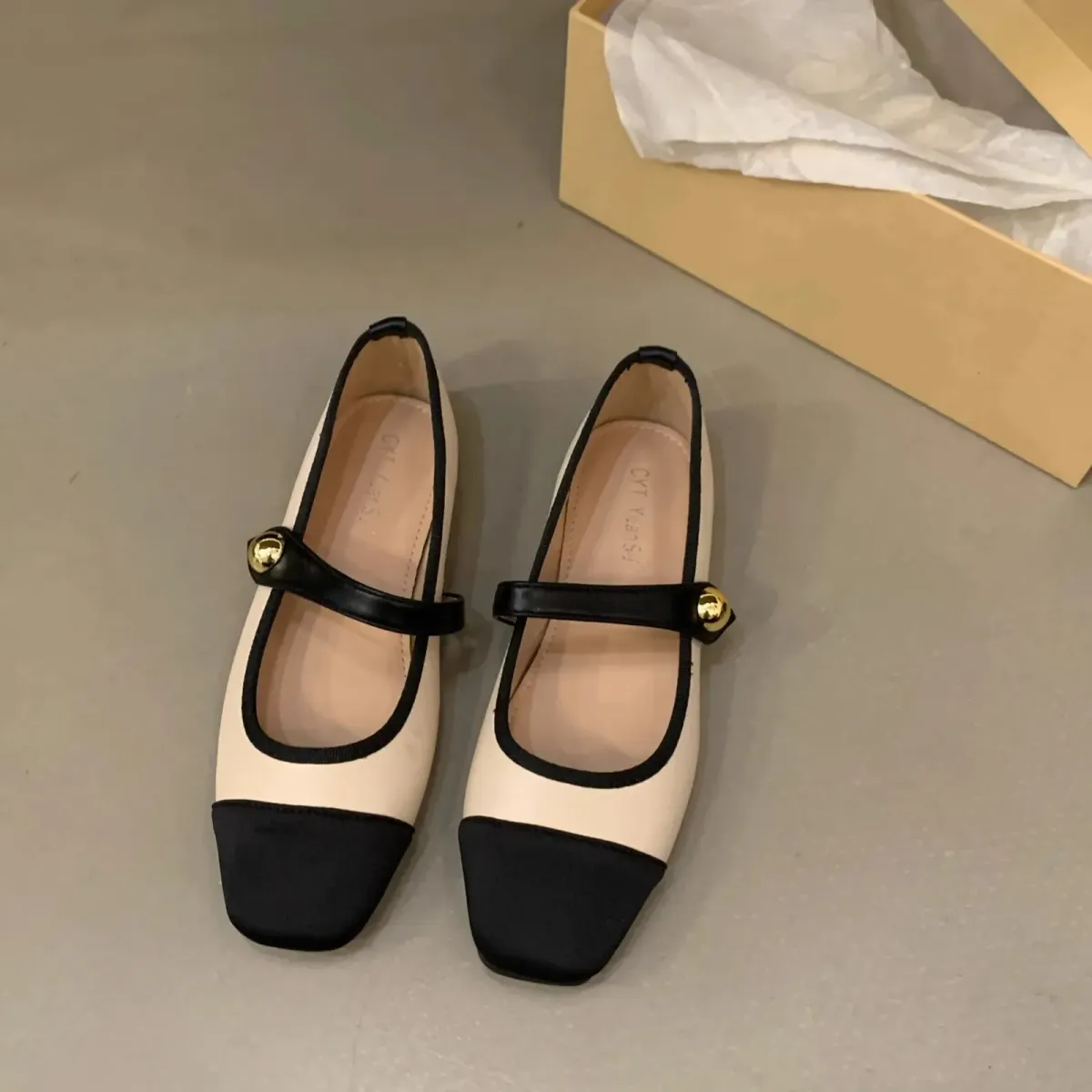 Womens Flat Fashionable And Casual Square Toe French Mary Womens Summer Soft Soled Bean Shoes 241007_vogvips.com