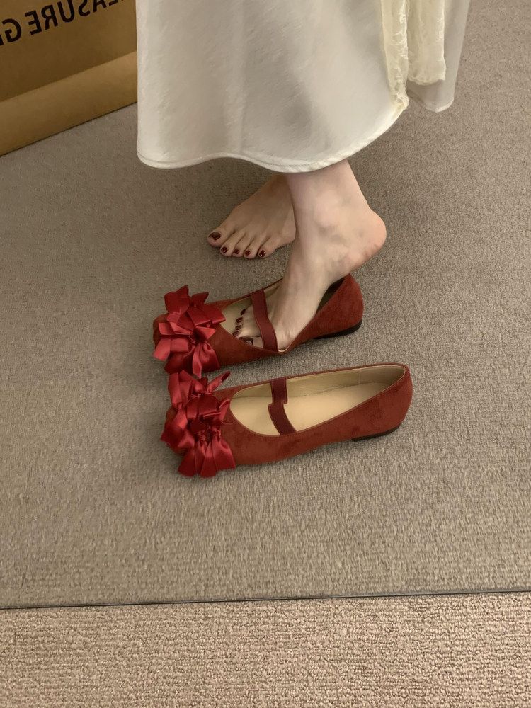 2026 Exquisite Women's Flats: Elegant, High-Quality, Comfortable Red Wedding Shoes, Suede Shallow Mary Jane Shoes_vogvips.com