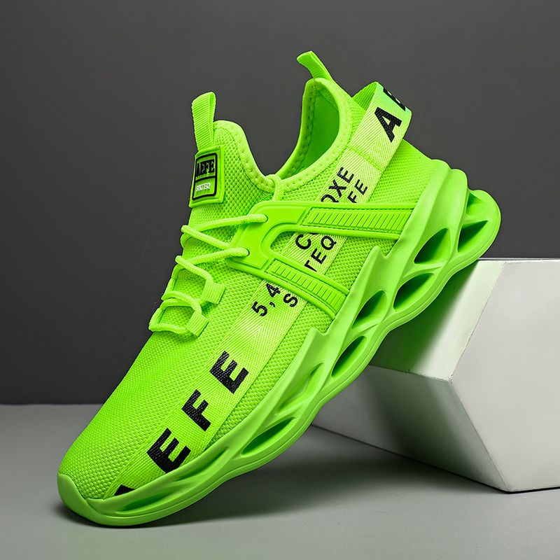 New Explosive Outdoor Sports Casual Shoes Breathable Lightweight Large Size Slip-on Style Running Shoes_vogvips.com