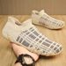 2024 Sommer Weiche Sohle Mesh Dünne Herrenschuhe Casual Weiche Sohle Sportschuhe Ein Fuß Slip Atmungsaktive Herrenschuhe Großhandel_vogvips.com