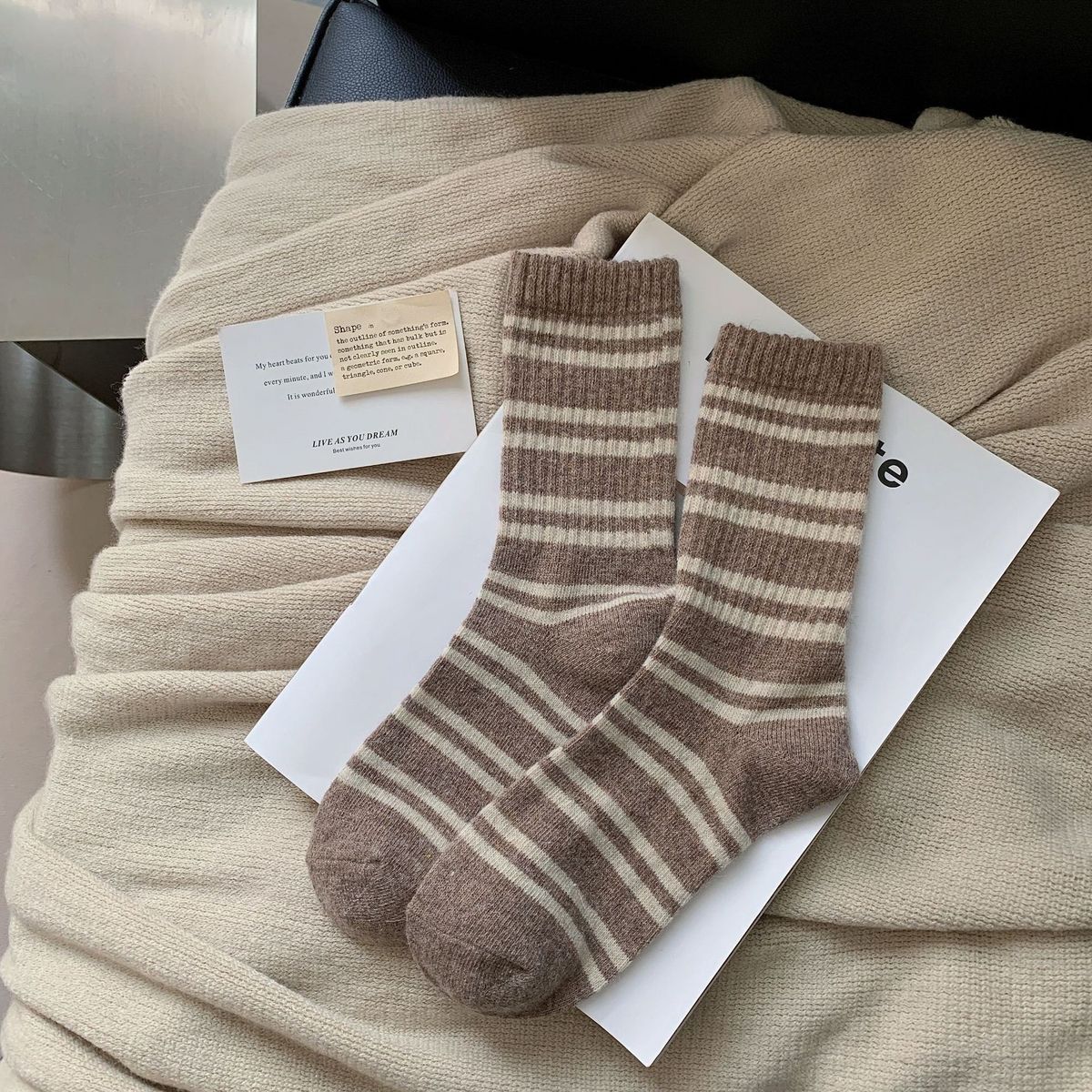 Wool Socks For Men And Women, Warm Thermal Mid-Crew Socks With Striped Pattern, Soft And Breathable, Unisex Casual Socks For All Seasons_vogvips.com
