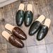 British studio photo fitting room half support leather shoes slip-on Tassel brogue carved leather shoes for men_vogvips.com