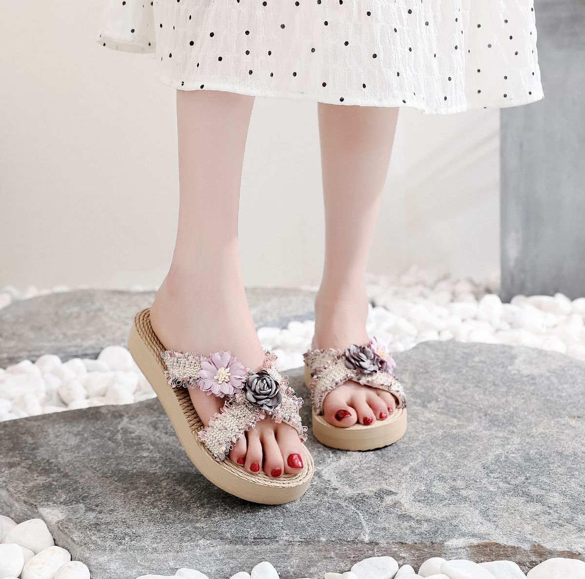Women’s Shoes Summer Small Fragrance Style Outdoor Vacation BeachSlippers Women's Wedge Heel Flower Beach Shoes_vogvips.com