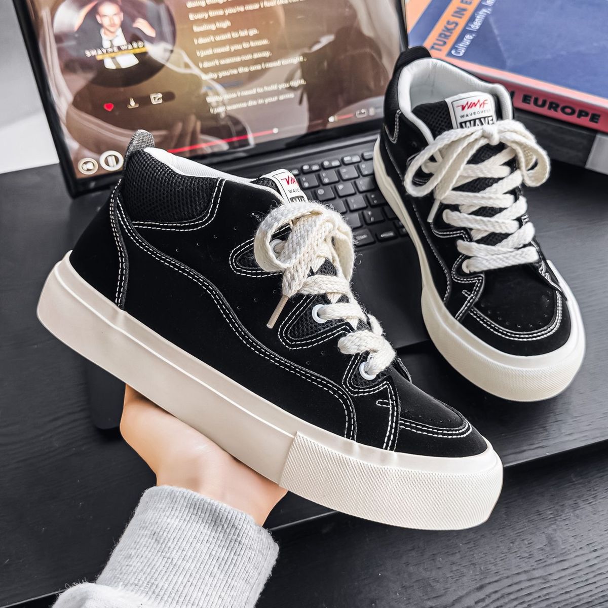 Men's Trendy 2026 New Casual Sneakers For Men Korean Version Versatile Niche Hong Kong Style Loafers Canvas Shoes_vogvips.com