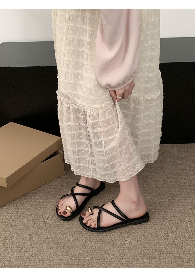 2025 New French Retro Small Metal Toe Women's Summer Home And Outdoor Fashion Versatile Flat Beach Sandals_vogvips.com