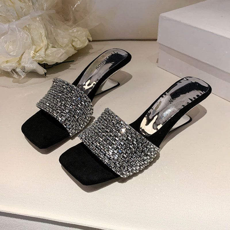 French-style Stunning Flip-flops And Sandals For Women To Wear Outside In Summer, With Elegant High-heeled Flip-flops_vogvips.com