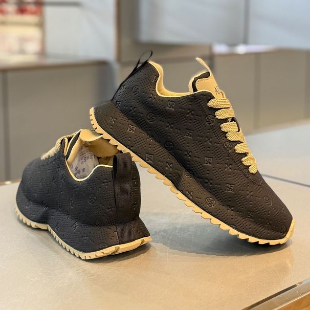 Fashionable And Versatile Soft Sole Comfortable Men's Casual 2026 New Design Embossed Light Luxury Lightweight Sports_vogvips.com