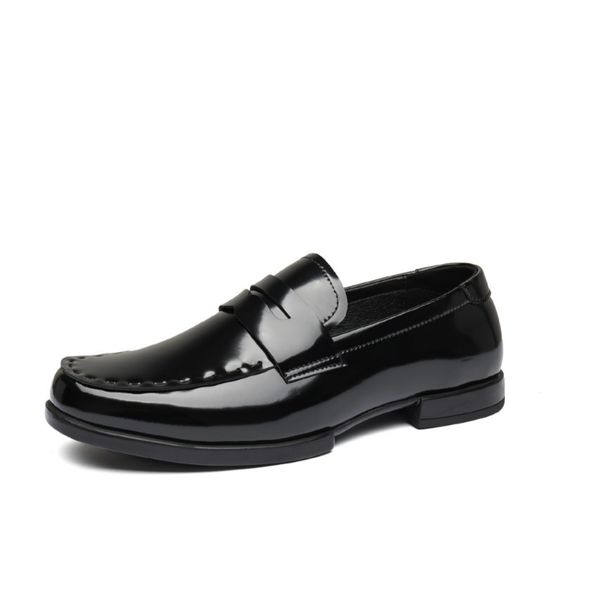 2025 Summer New Shiny Patent Leather Casual Low Handmade Loafers Soft Top British Style Set Foot Men's Shoes_vogvips.com