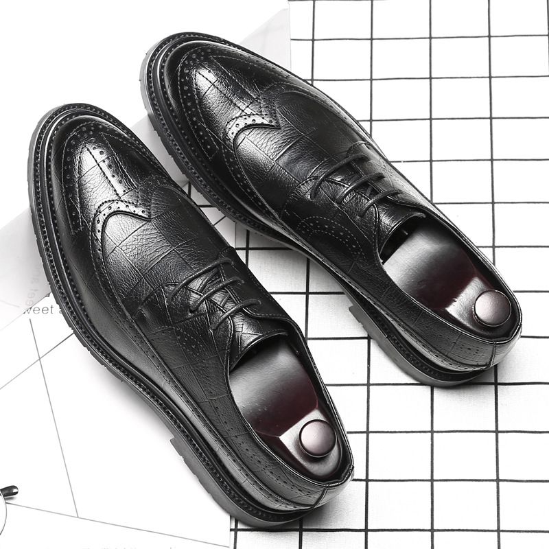 Trendy Men's Business Formal Casual Leather Thick Sole Height Increasing Brogue Carved Pointed Toe Shoes 9701-A_vogvips.com
