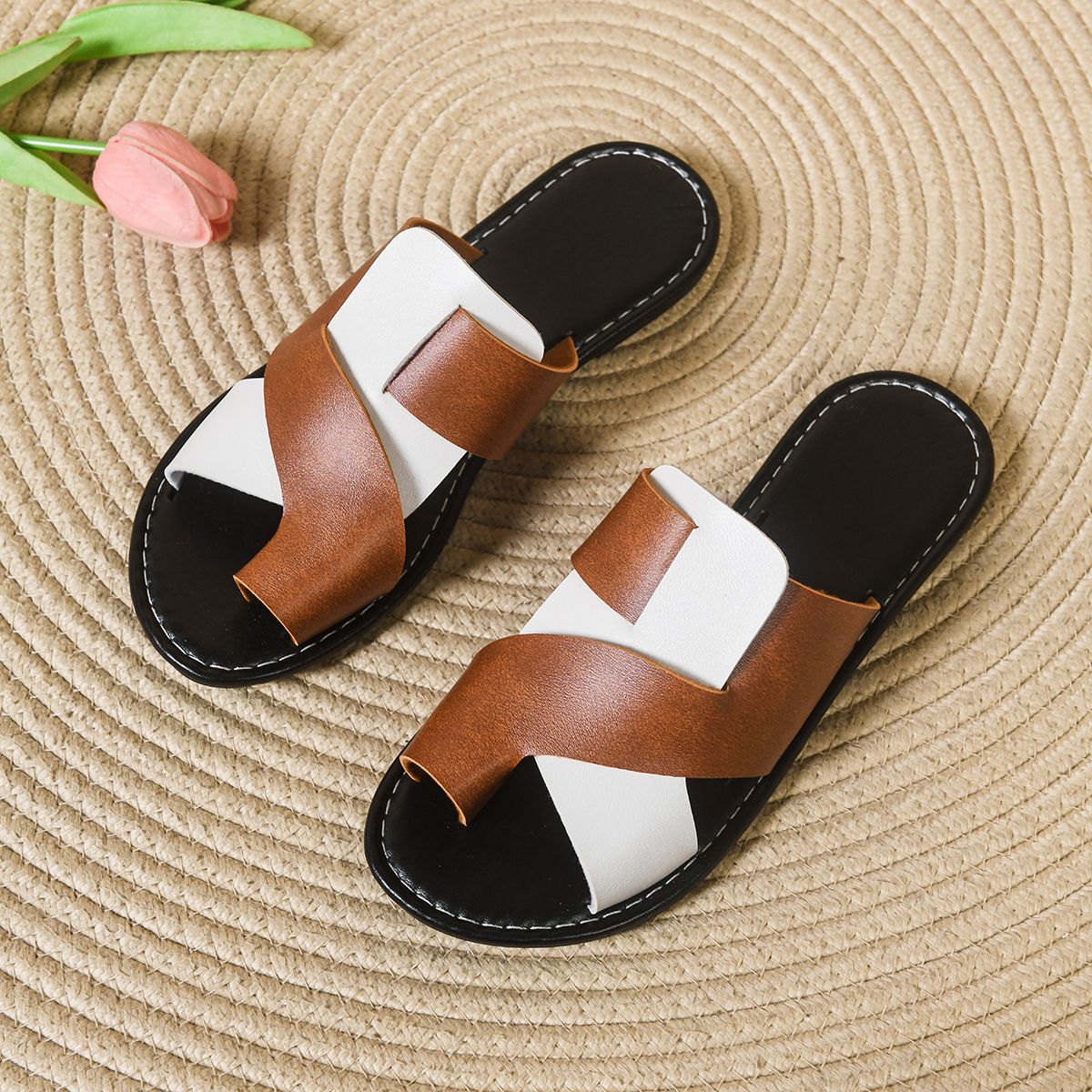 2026 New Fashionable Color-Block Versatile Toe-Loop Sandals For Women, Comfortable Casual Beach Non-Slip Slippers_vogvips.com