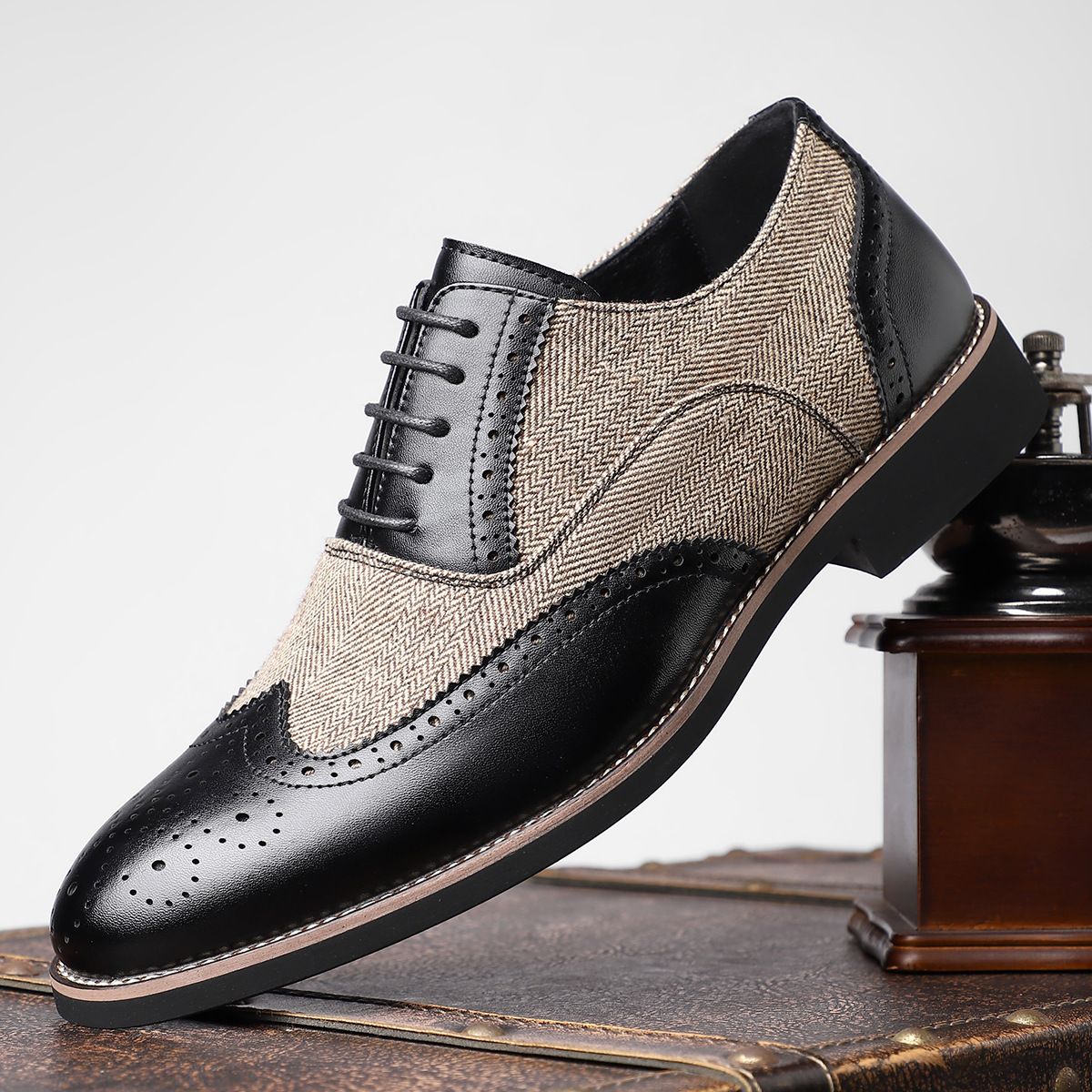 .Men's Retro Daily Casual Shoes For Business Formal Embossed Block Pattern Comfortable And Breathable Men's Shoes_vogvips.com