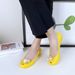Women's All-Season Beach Shoes Flat Outdoor Footwear New Style Soft Supple Material Rose Pearl Detailing_vogvips.com