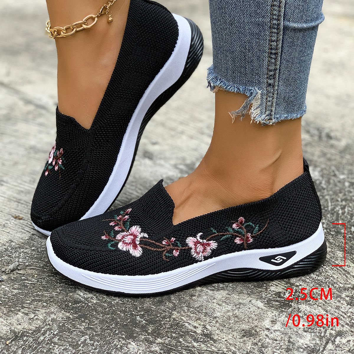 ShoeVault Cross-Border Spring Summer Retro Ethnic Style Fly Weave Breathable Old Beijing Cloth Women Flat Mom Embroidered Shoes_vogvips.com