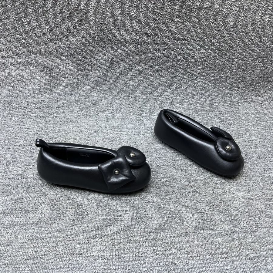 Women's 2025 Autumn New European Genuine Leather Floral Soft Sheepskin Flat Shallow Mouth Granny Boat Shoes For Women_vogvips.com