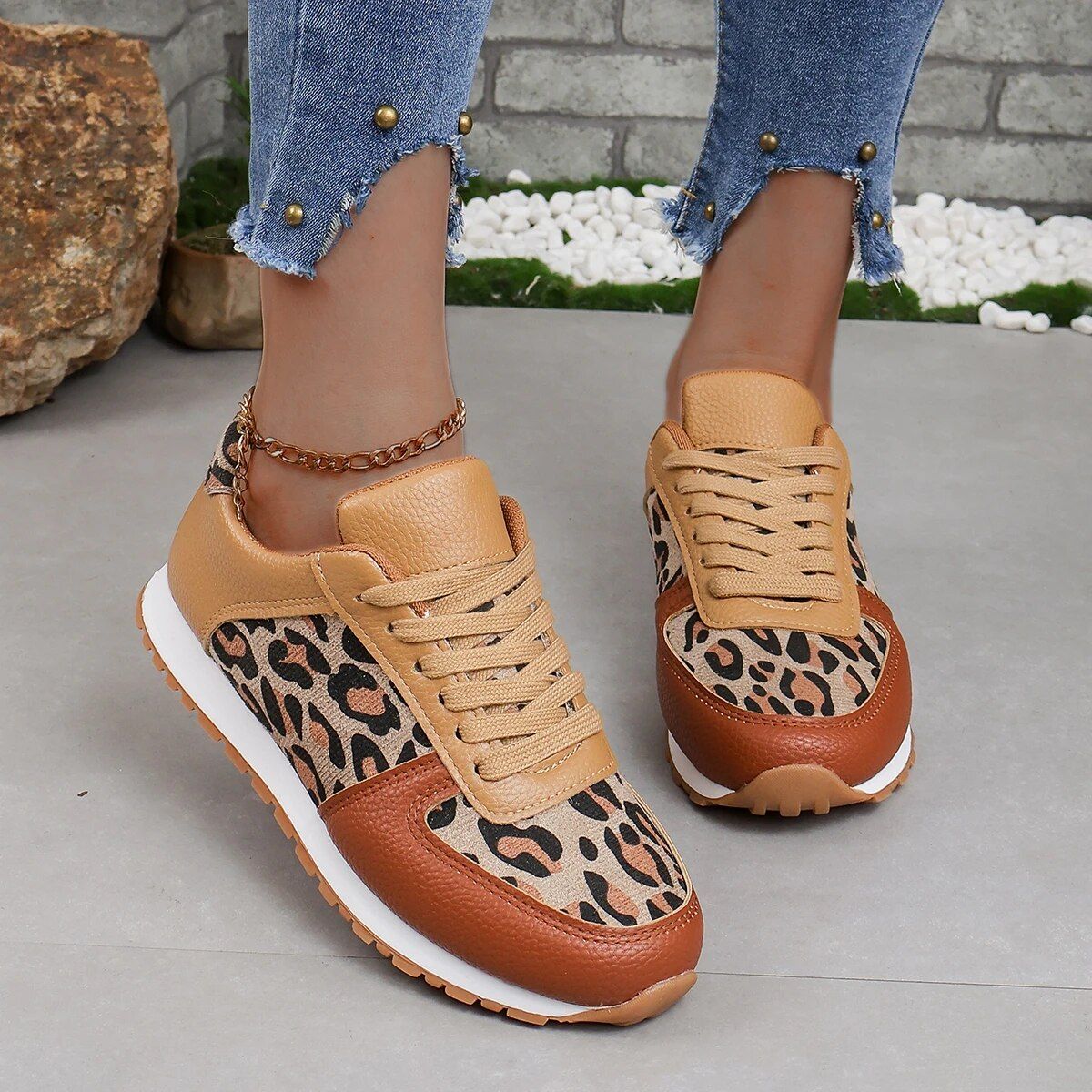 Hot Sale Women's Sneaker 2023 Autumn Winter Ladies Comfort Soft Sneakers Lace-up Leopord Flats Outdoor Women Shoes_vogvips.com