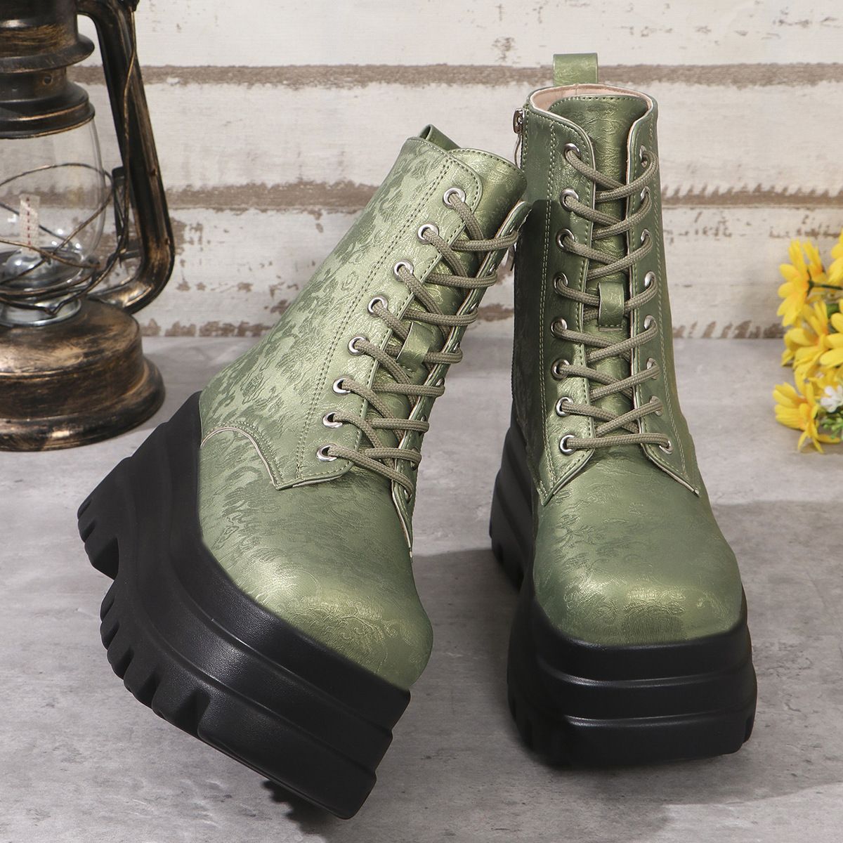 New Oversized Thick Soled Leather For Women, British Style Square Toe Martin Boots, Height Increasing Sponge Sole Short_vogvips.com