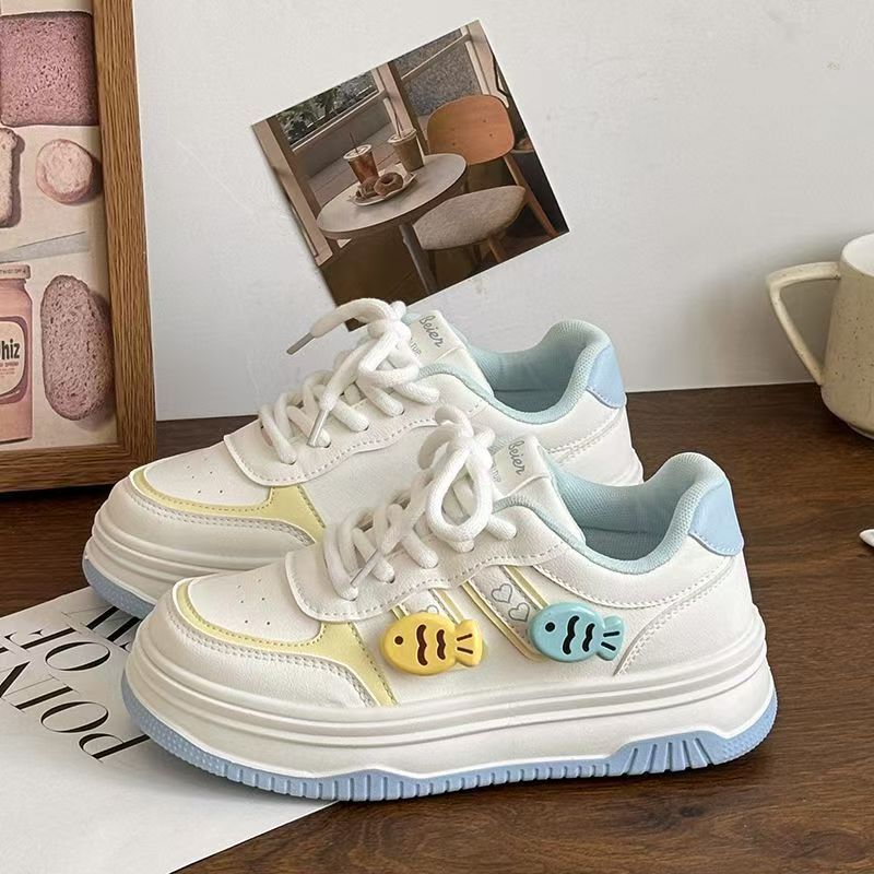 Women S Spring New Item Niche Bread Women Thick Soled Versatile Board White Shoes_vogvips.com
