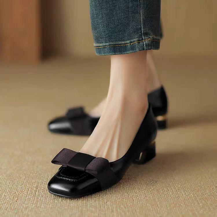 Xiaoxiangfeng Color Matching Small Leather Shoes Women's Square Head Thick Heel Bow Medium Heel Single Shoes_vogvips.com