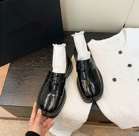 Popular Unisex Split Toe Shoes With British Style, Different Options For Wearing Directly Or Tying Shoelaces_vogvips.com