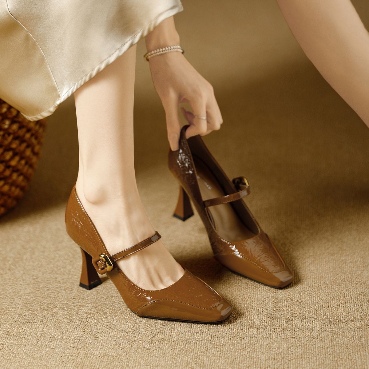 French-style Vintage Mary Jane Women's Shoes, Soft Leather, 2026 Spring New Model, Square Toe High Heels, Stiletto Heel, Single St_vogvips.com