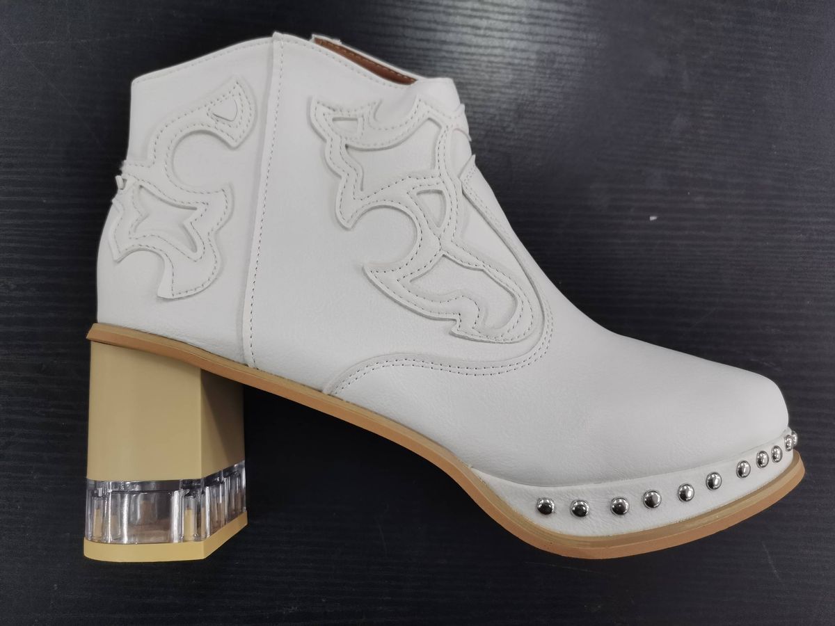 2023 Style Ladies Pointed Cowboy Boots Black Fashion High Heel Ankle Boots Embroidered Rivet Punk Style Short Boots Plus_vogvips.com